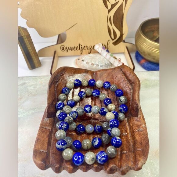 Handmade Lapis Lazuli & Labradorite Unisex Gemstone Bead Bracelet - Picture 10 of 10